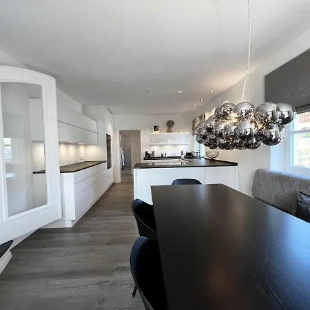 Apartment Style *